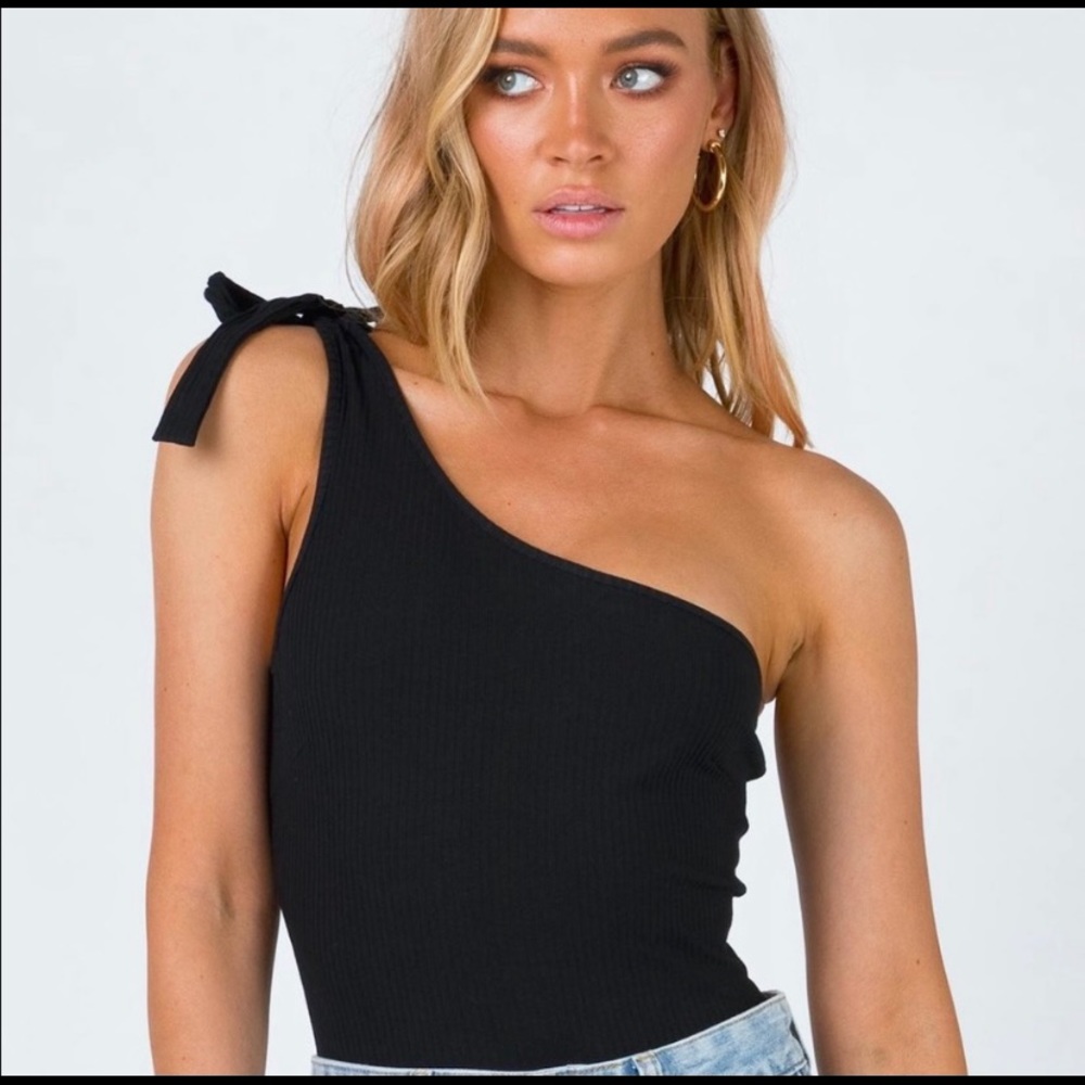 Black one shoulder tyed body suit, Princess Polly, Size 2, great condition !!!!